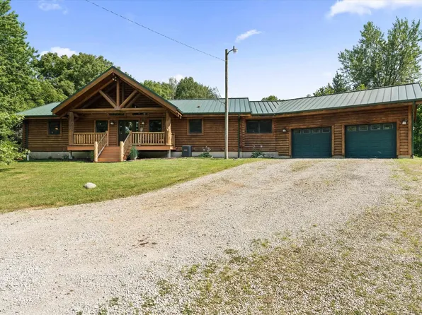 4017 N Tamarack Rd, Walkerton, IN 46574