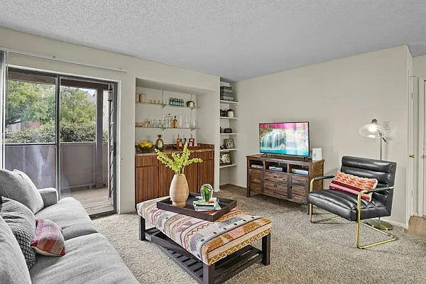 High Ridge Apts.