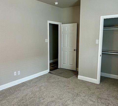 5th image of 2211 Wellington St