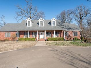 3725 Tanglewood Dr, Springdale, AR 72764