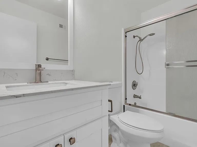 89 Stanford Ct — Photo 13