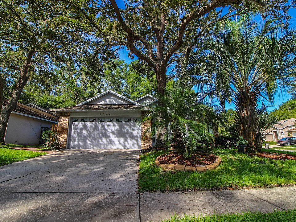 1st image of 1002 Royal Oaks Dr