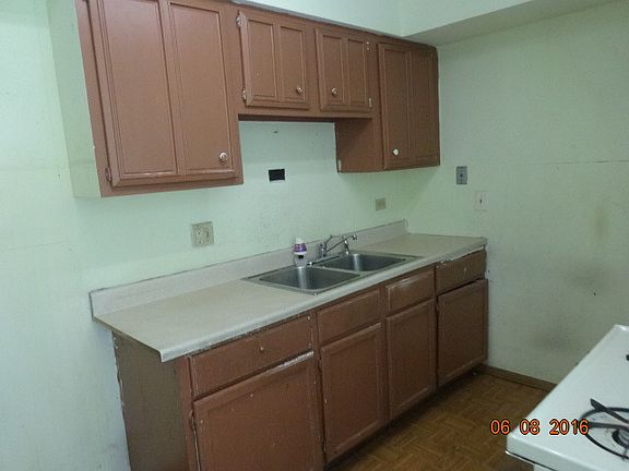 3rd image of 1898 Basswood Ln