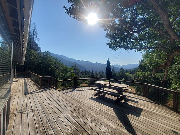 Deck.