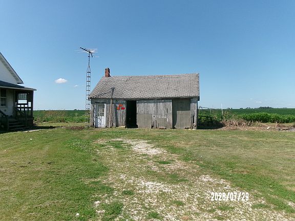 4th image of 1588 E 1400 North Rd