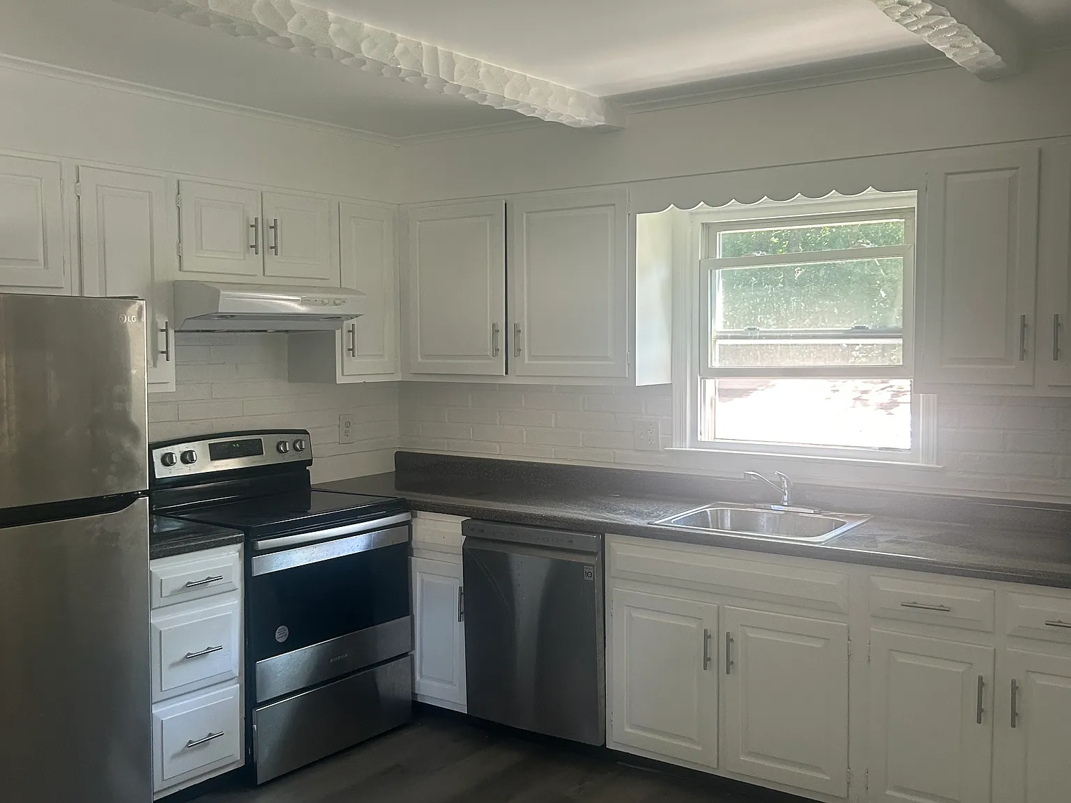 25 Paragon Ln — Photo 2