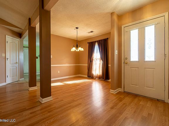 4th image of 7548 Woodshire Dr
