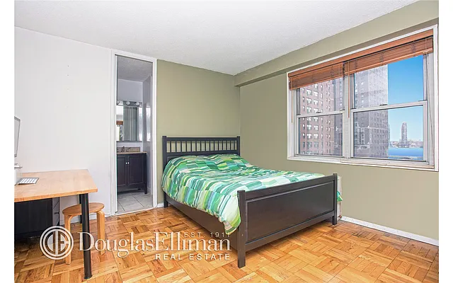 Rented by Douglas Elliman | media 26