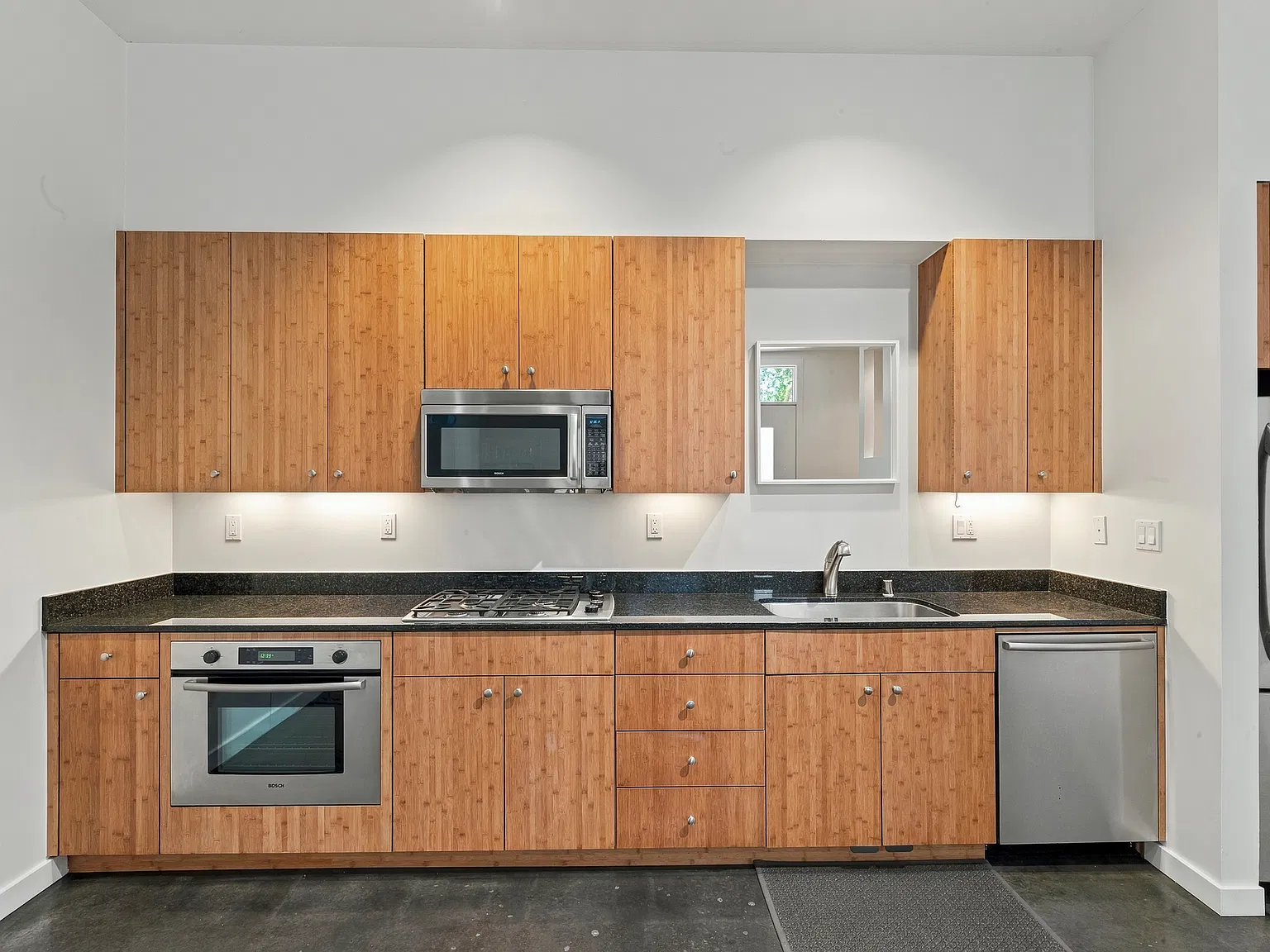 1 bed, 965 sqft, $2,950 — Photo 3