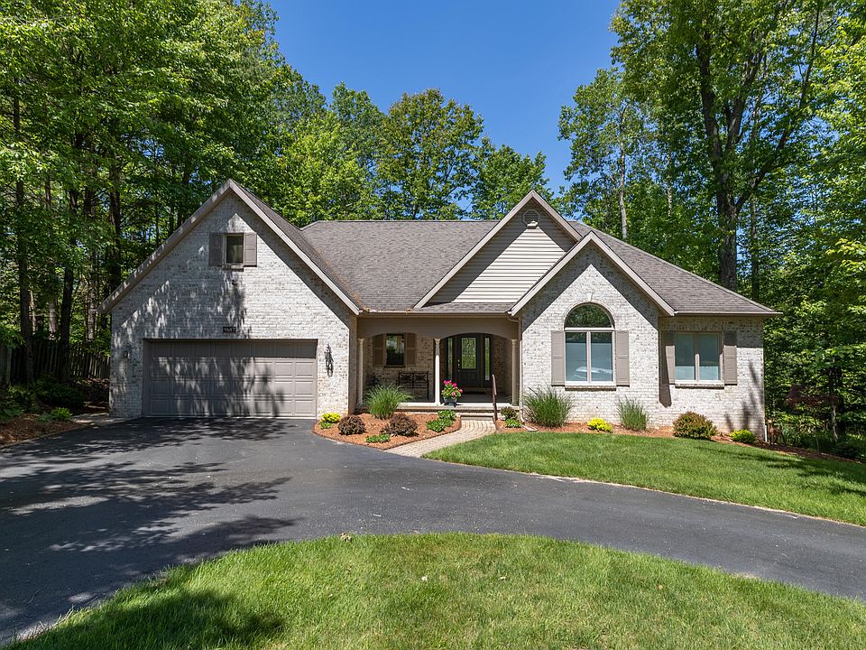 1st image of 9687 Club House Dr W