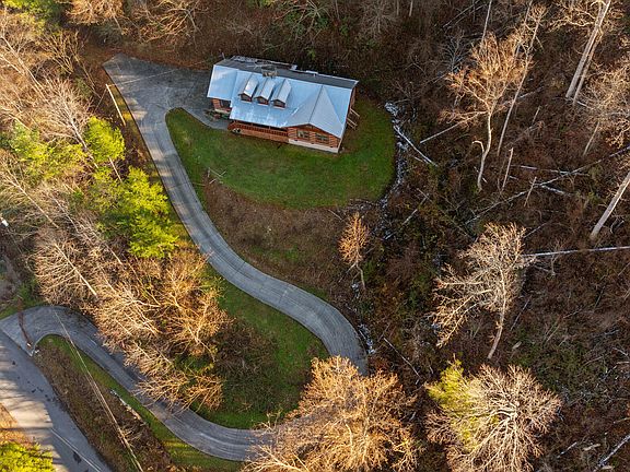 5th image of 830 Sleepy Hollow Rd