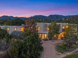 53 Camino Oriente, Santa Fe, NM 87508