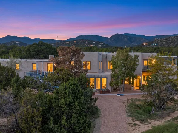 53 Camino Oriente, Santa Fe, NM 87508