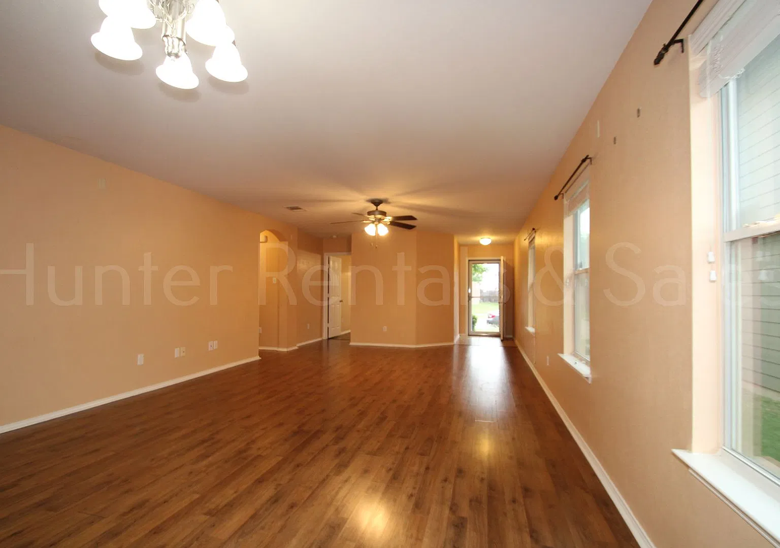 Beautiful Home! — Photo 2