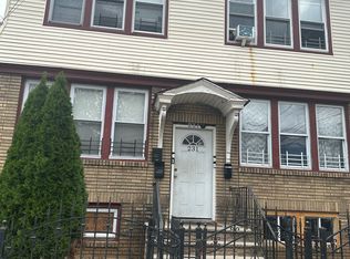 231 Alexander St #2L, Newark, NJ 07106