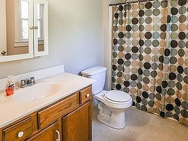 4th image of 127 Holly Tree Cir