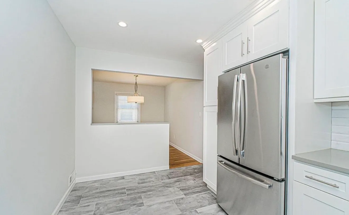 2 bed, 950 sqft, $2,500 — Photo 2