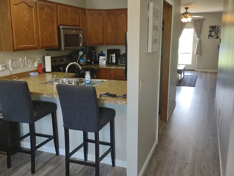 8428 Pleasantwood Ave NW — Photo 2