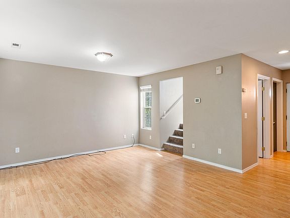 3rd image of 705 S Lexington Pl