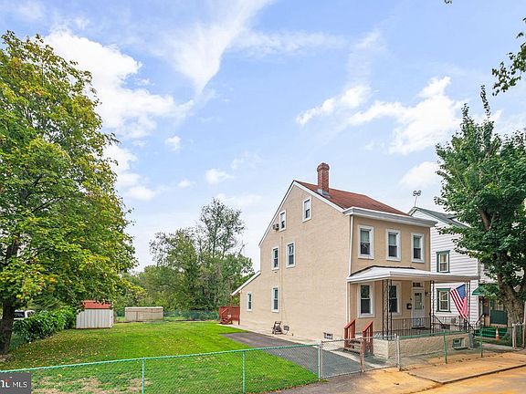 3rd image of 4115 Stanwood St