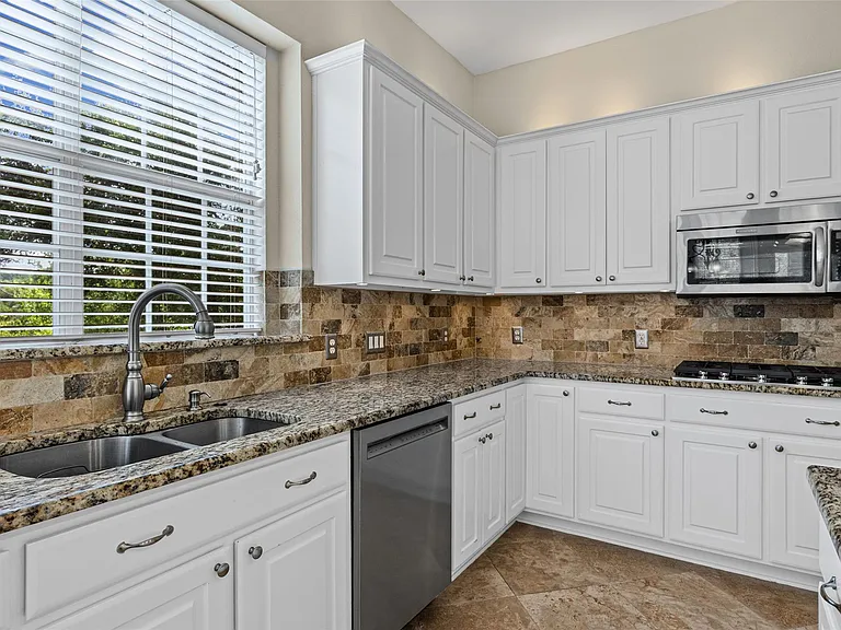 10648 Bramblecrest Dr — Photo 8