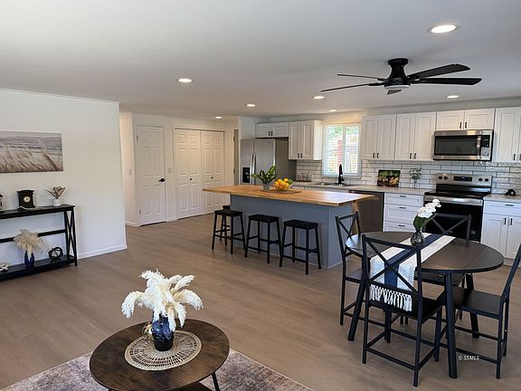 3rd image of 5 Patricia Ln