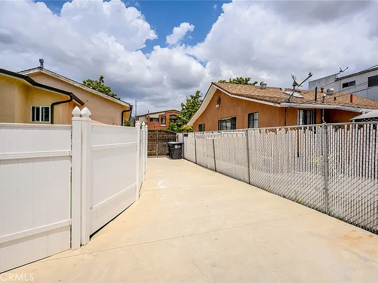 532 W Harvard St — Photo 22