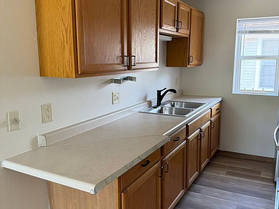 2nd image of 1519 1/2 Wilson St #B