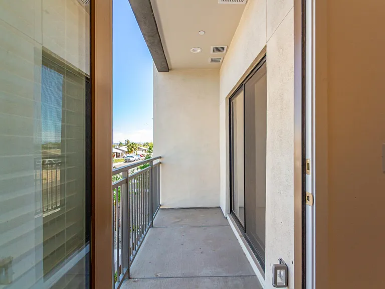 2063 E Lemon St #3004 — Photo 21