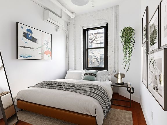 5th image of 239 Banker St APT 3J