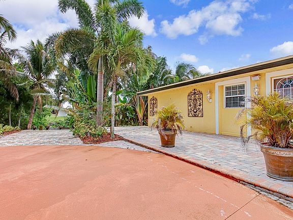 2nd image of 750 SE Prima Vista Boulevard