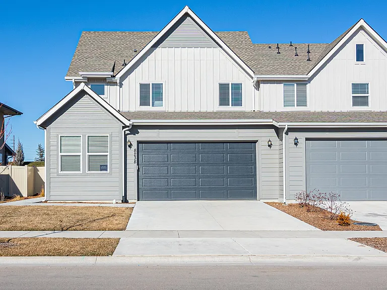 8238 W Fern St — Photo 2