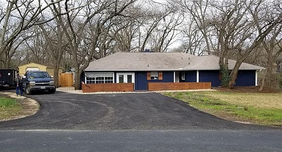 4th image of 3402 Great Valley Dr
