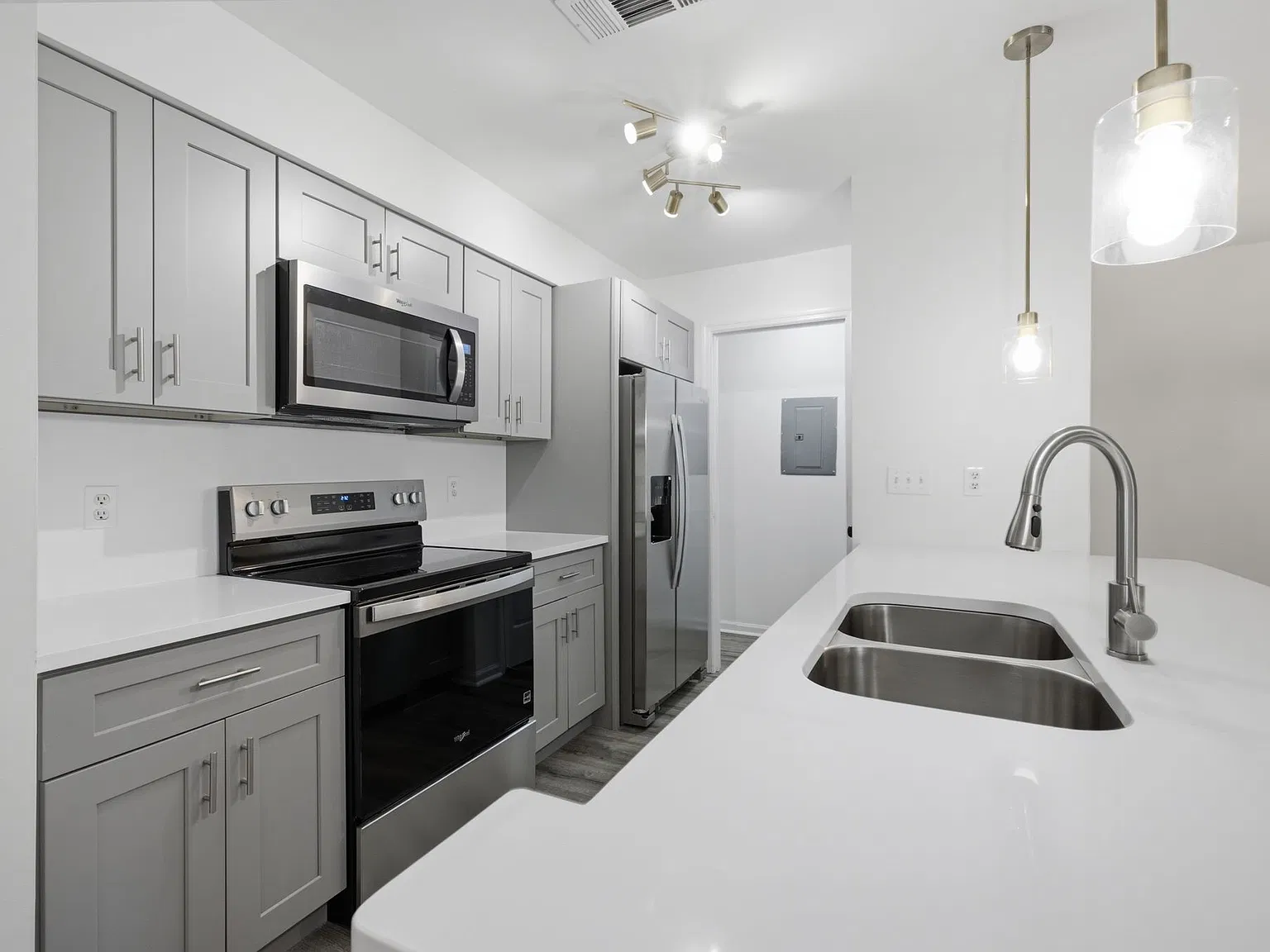18817 Nautical Dr — Photo 1