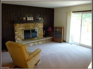152 Hingham Ln, Bloomingdale, IL 60108