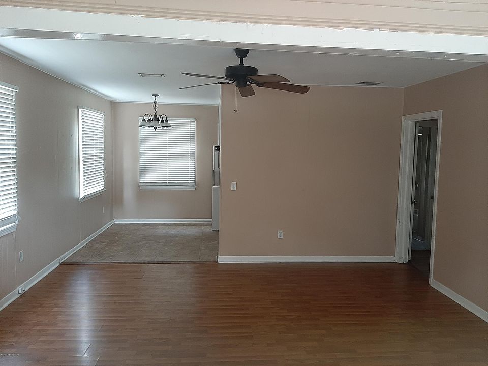 2nd image of 1207 Plymouth Pl