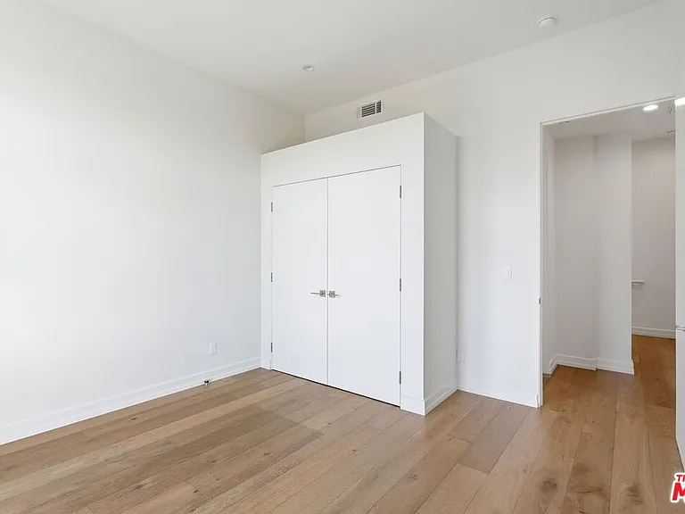 1041 N Spaulding Ave #203 — Photo 22