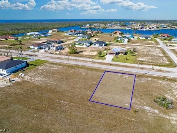 4604 Jacaranda Pkwy W, Cape Coral, FL 33993