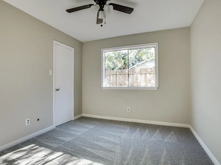 5102 Lakeridge Ct — Photo 19