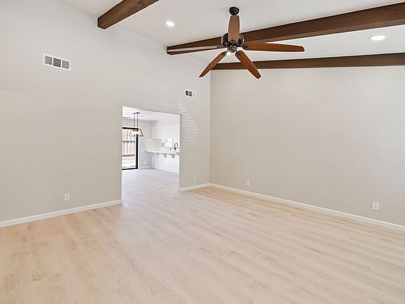 4th image of 1541 E Fairmont Ave APT 106