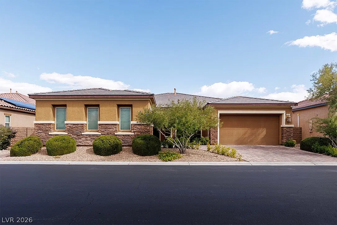 2 bed, 2.5 bath, 2979 sqft, $5,000 — Photo 1