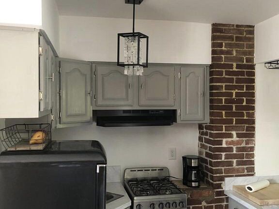 3rd image of 1618 Penn St APT 3