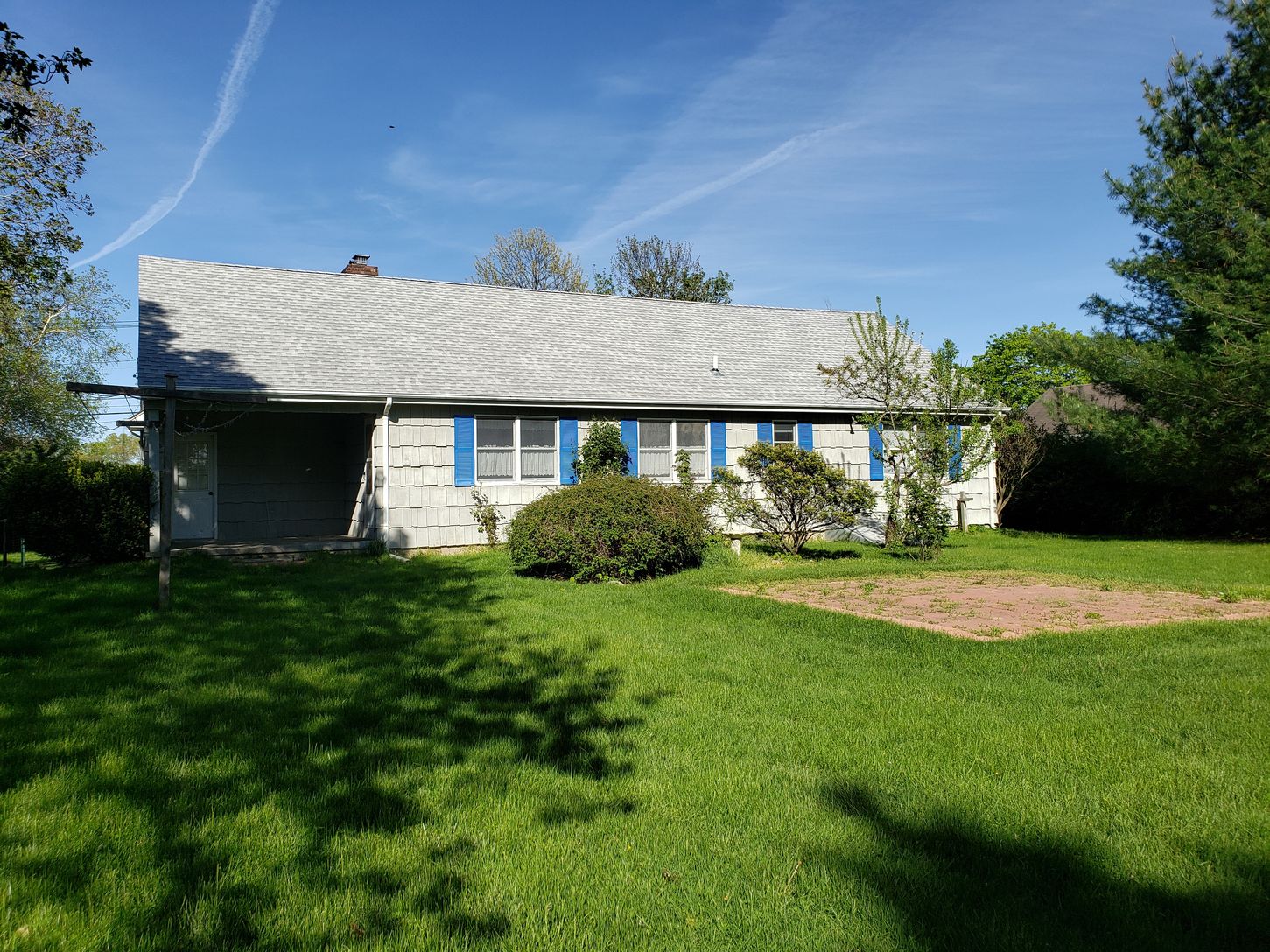  Beautiful Rear Property And Private Covered Porch