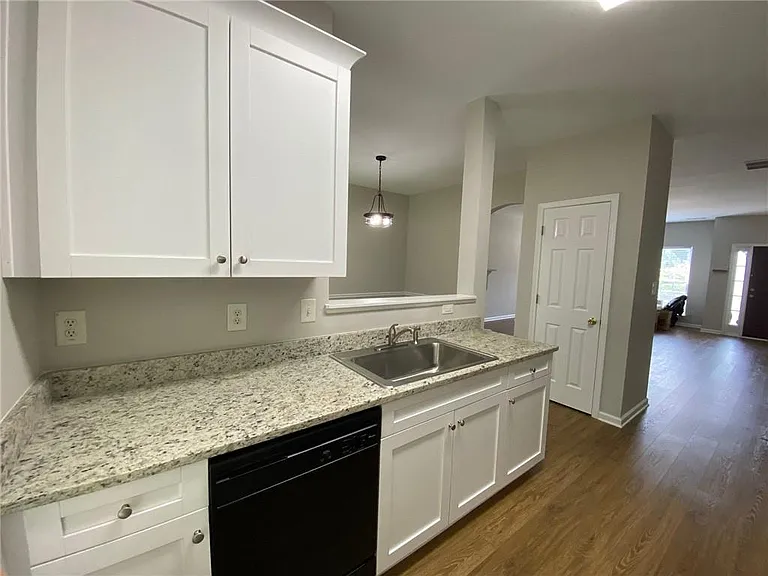 677 Kenridge Dr — Photo 14