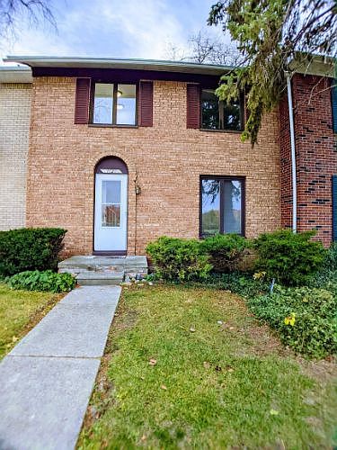 1st image of 1121 River Forest Dr