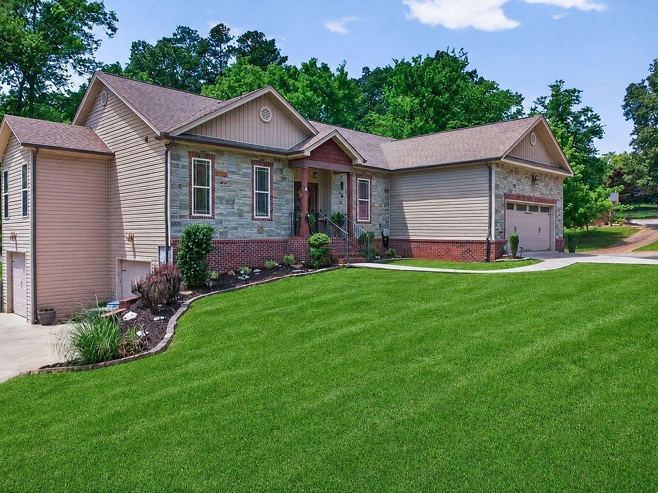1st image of 2356 Gale Ln