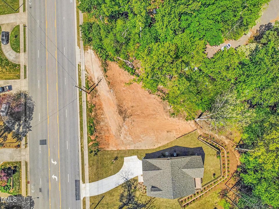 1st image of 904 SW Maynard Rd #1A