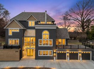 2316 S 103rd St, Omaha, NE 68124