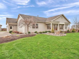 11585 Westwood Rd, Alden, NY 14004