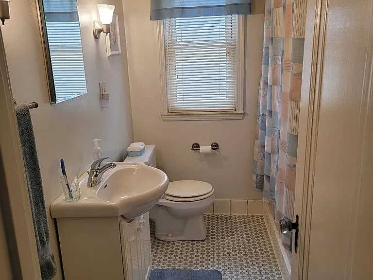 443 Elm St — Photo 3